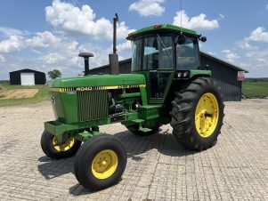 1982 John Deere 4040 - Stock #6455