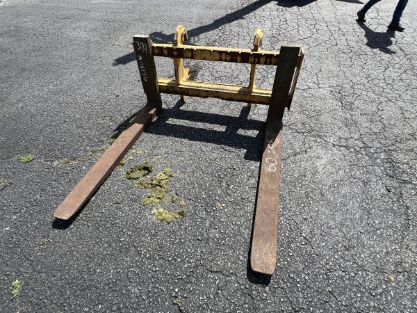 John Deere  60" Pallet Forks - CP1855