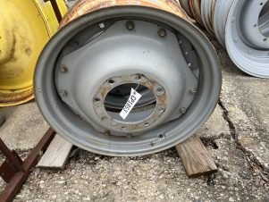 Case IH/New Holland 8Bolt 12X28 Rim Set - CP1853
