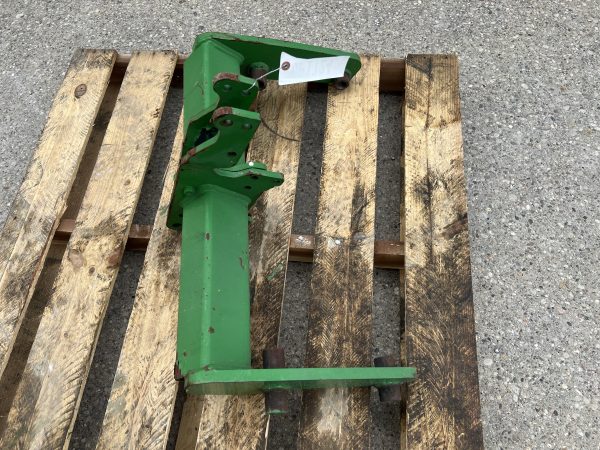 John Deere  Loader Mounts - CP1724