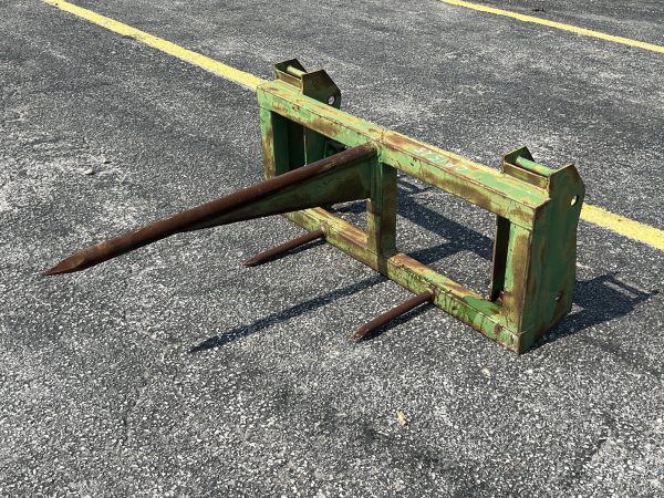 600/700 Series Quick Attach Loader: Used Single Tine Bale Spear CP1525