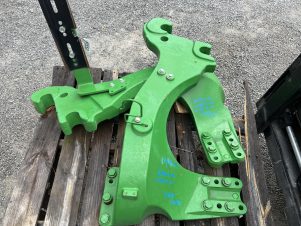 John Deere Loader Mounts BW16827 - CP1550