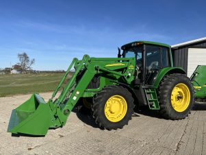 2006 John Deere 7220 - Stock #6676
