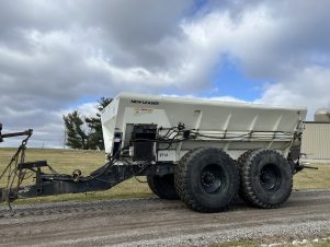 2022 New Leader NL600C G4 Spinner - Stock #6750