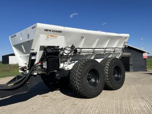 2022 New Leader NL600C G4 Spinner - Stock #6750