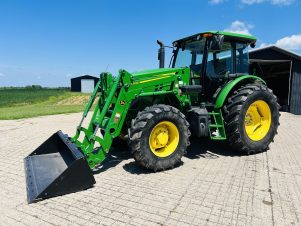2017 John Deere 6105E - Stock #6858